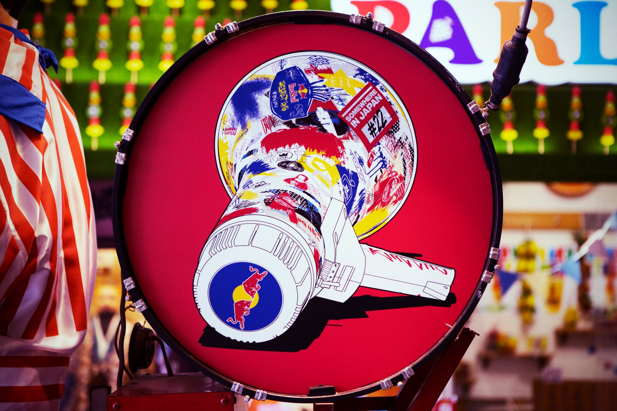 King Gnu レッドブル　red bull コンパス　のみ Red Bull × King Gnuが仕掛ける日本全国を使った謎を解き
