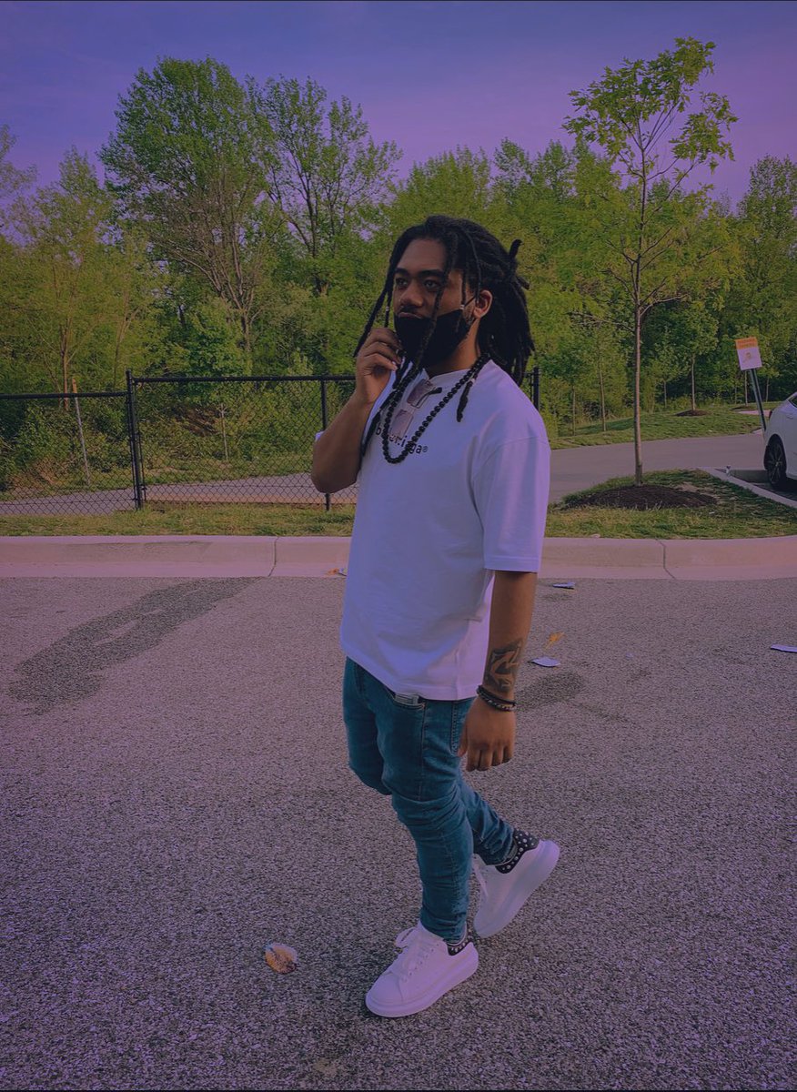 _akaDez's tweet image. Bro told me dont take my foot off the gas🤞🏽💫