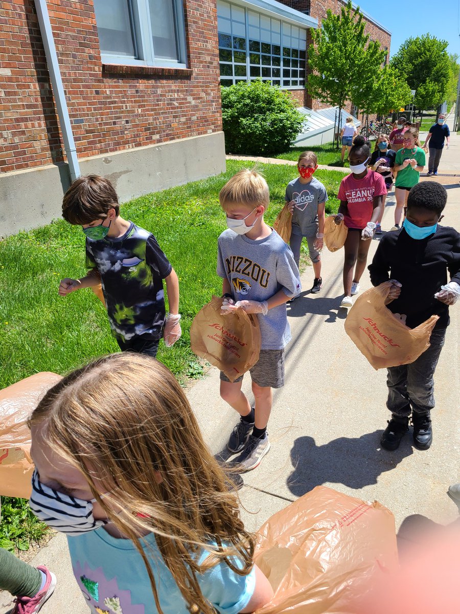 Due to MAP testing on the 22nd we weren't able to properly celebrate Earth Day. Friday we spent time picking up trash in our community!