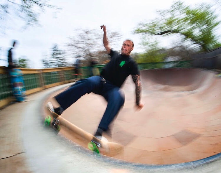 ChartwigBJJ's tweet image. #skateboarding #pools #frontside