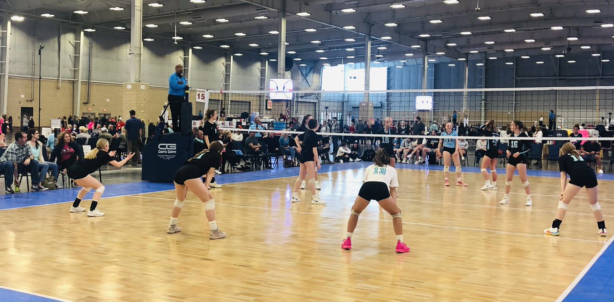 EllaBoo93271704's tweet photo. Not the finish we wanted. Will keep putting in the time and the touches @risevbc_ok #RiseUp #152s #OKRVARegionals #Motivation #KeepWorkin https://t.co/0xhvVJIMcX