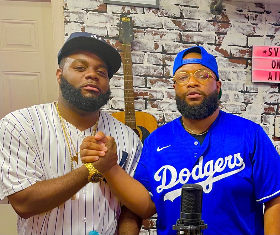 guru813's tweet photo. my brother from the NYC.... Brooklyn to be exact, came down and chopped it up with me! 2 episodes in one nite! much luv to my homie Dray! @DrayDay1985
#Tampa ✈️ #Brooklyn
#GuruSpeaksPodcast
#shiftedvisionmedia
#themarathoncontinues
#LLNH https://t.co/seSHYTQbKj