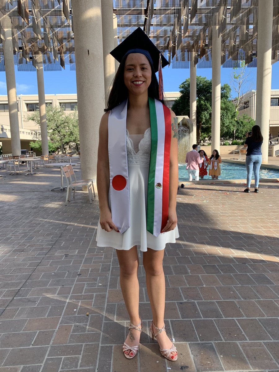keikoooh_'s tweet photo. Took my senior pics today and it was awesome!!! These aren’t the professional ones but I can’t wait to get them. It’s just so crazy that this journey is coming to end. I am so happy and proud of myself. I did it!!!! Now and forever, I am a Roadrunner! 🥺☺️🇲🇽🇯🇵 #UTSA 💙🤙🏼 https://t.co/o3iNQUeOO6