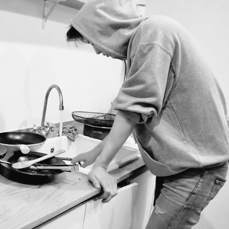 cyhourly's tweet photo. 엑소 찬열  #CHANYEOL #찬열 #チャニョル #灿烈 https://t.co/P69zBcKfqq