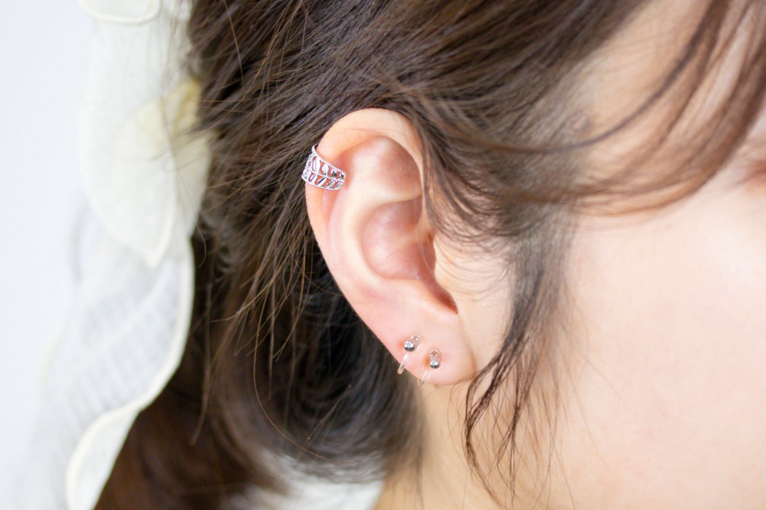 Mignon De Bijoux トレンドのイヤーカフ ノンホールピアス2つがセットになった使えるイヤーカフも ピアスやイヤリングと組み合わせて着けても 簡単にトレンドスタイルになれちゃうイヤーカフ ぜひお試しください ミニョンドゥビジューオンライン