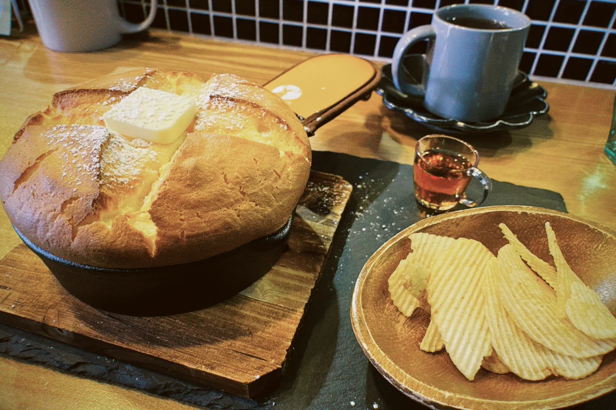 最高のものが出てきた！？カフェ営業を始めた居酒屋のホットケーキが凄い！