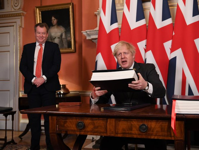 BrummieBoy5's tweet photo. I signed it but could not be arsed to read it first. #BrexitReality #BrexitCockup https://t.co/m90kFoPo2r