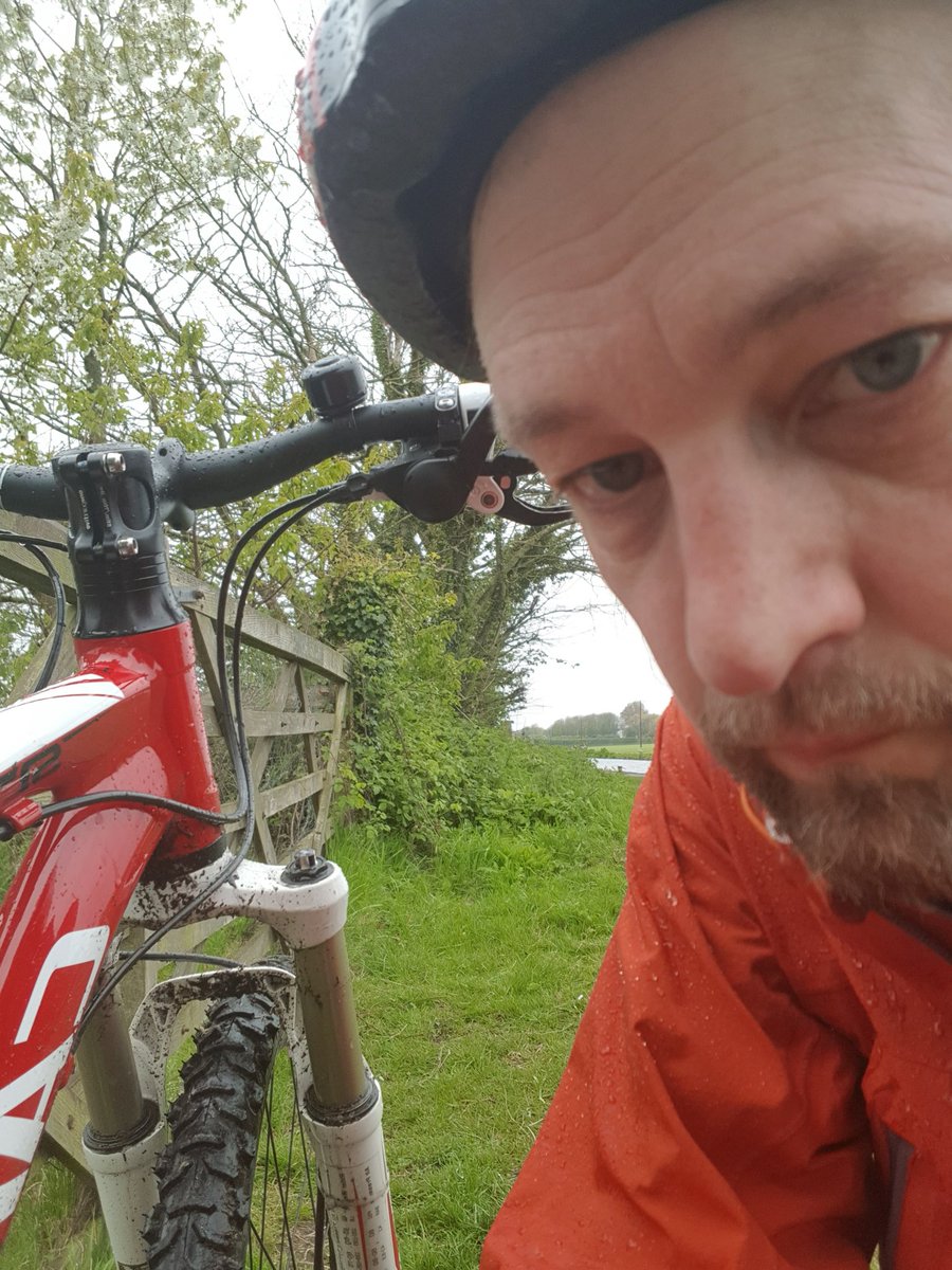 filterstix's tweet photo. Perfect day to MTB #bikelife #mtbday #rain #mud #piginshit https://t.co/qq9ceAOPu6