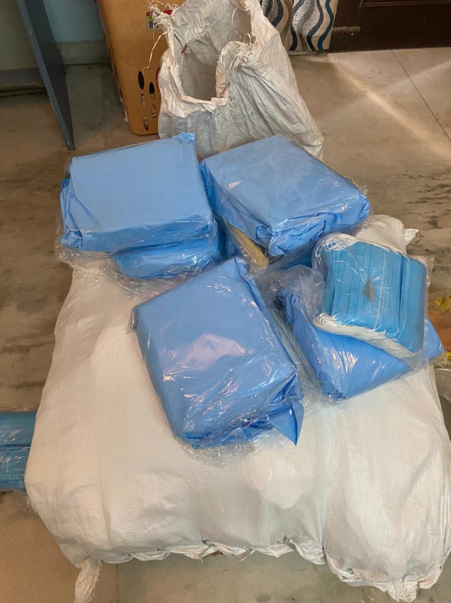 CASARVESHMAHAJN's tweet photo. Alongwith providing food to 18000 #CovidPatients We have make arrangements to provide 👇👇free PPE Kits for the safety of the persons who may have to go near any COVID patient for any reason. 

#TeamKeshavClub
#TeamSevaBharti
#TeamRSS
@RSSorg @friendsofrss 
🙏🙏 https://t.co/VAOBCAEWVC