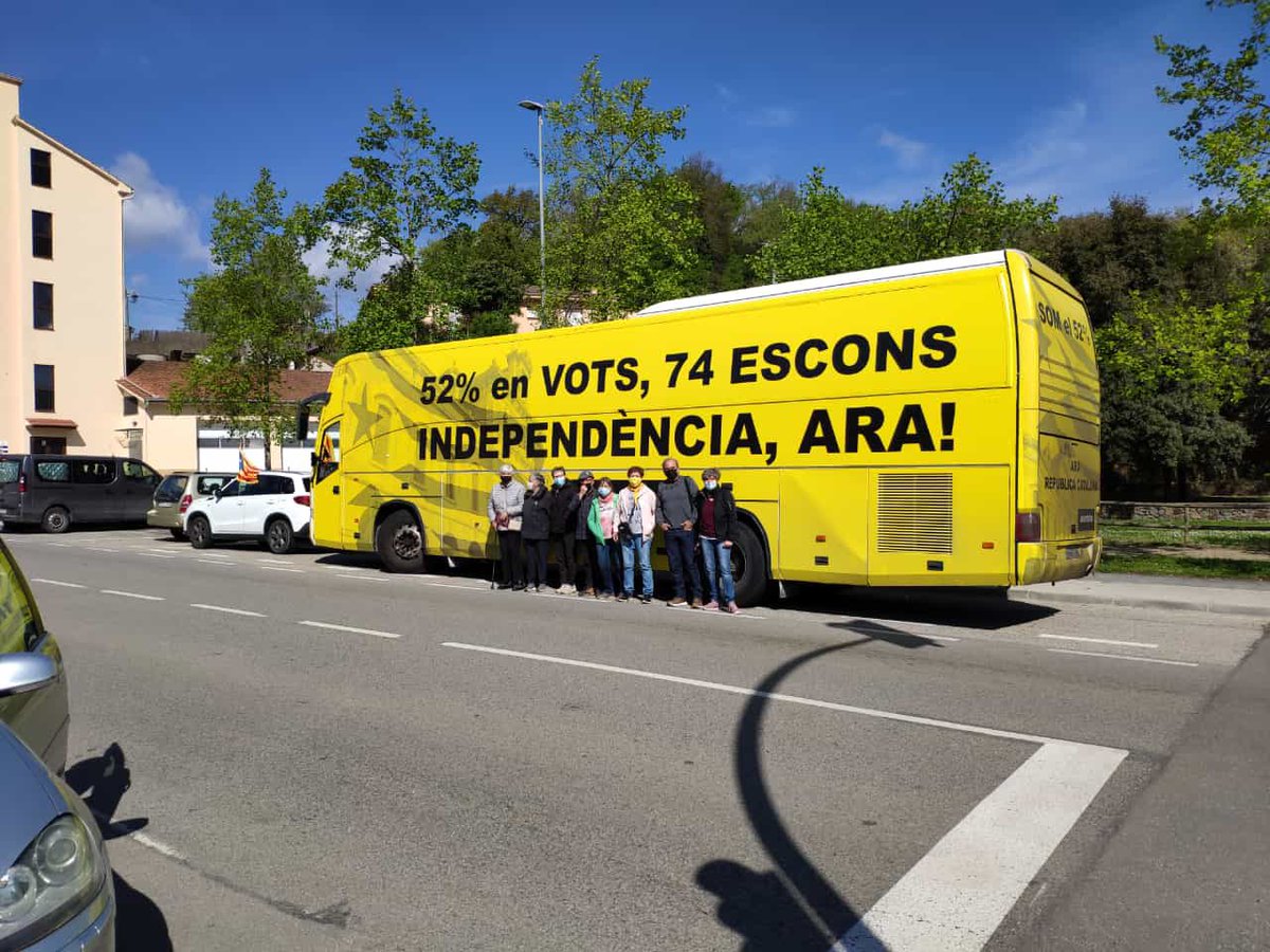 Fent parada a Sant Feliu de Pallerols 
#SomEl52
#assembleanacionalcatalana
#Garrotxa
