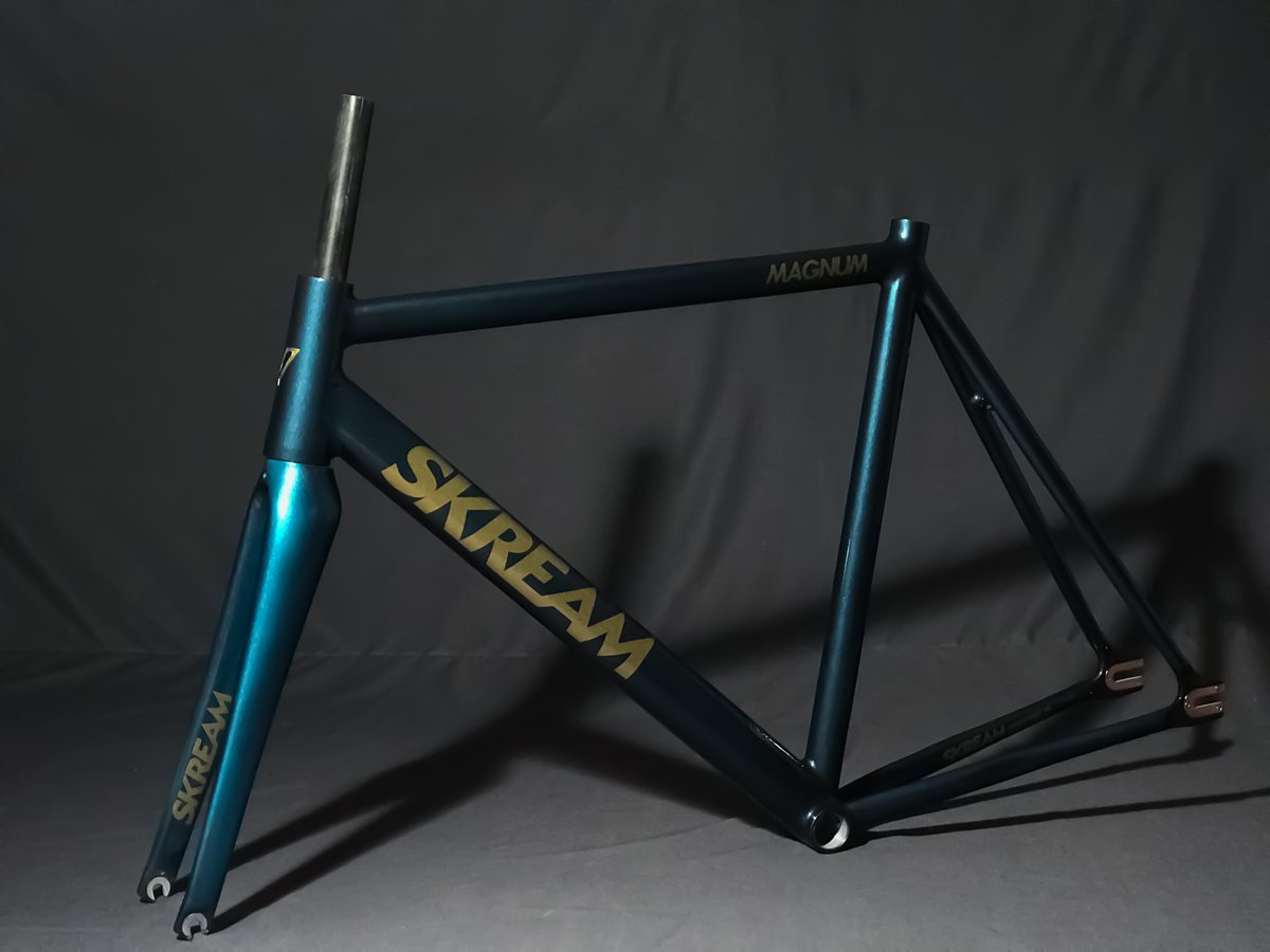 fixedbeast's tweet image. #WTS Masing2 sisa satu size M
Harga 7.5jt free ongkir seluruh Indonesia #fnfjb