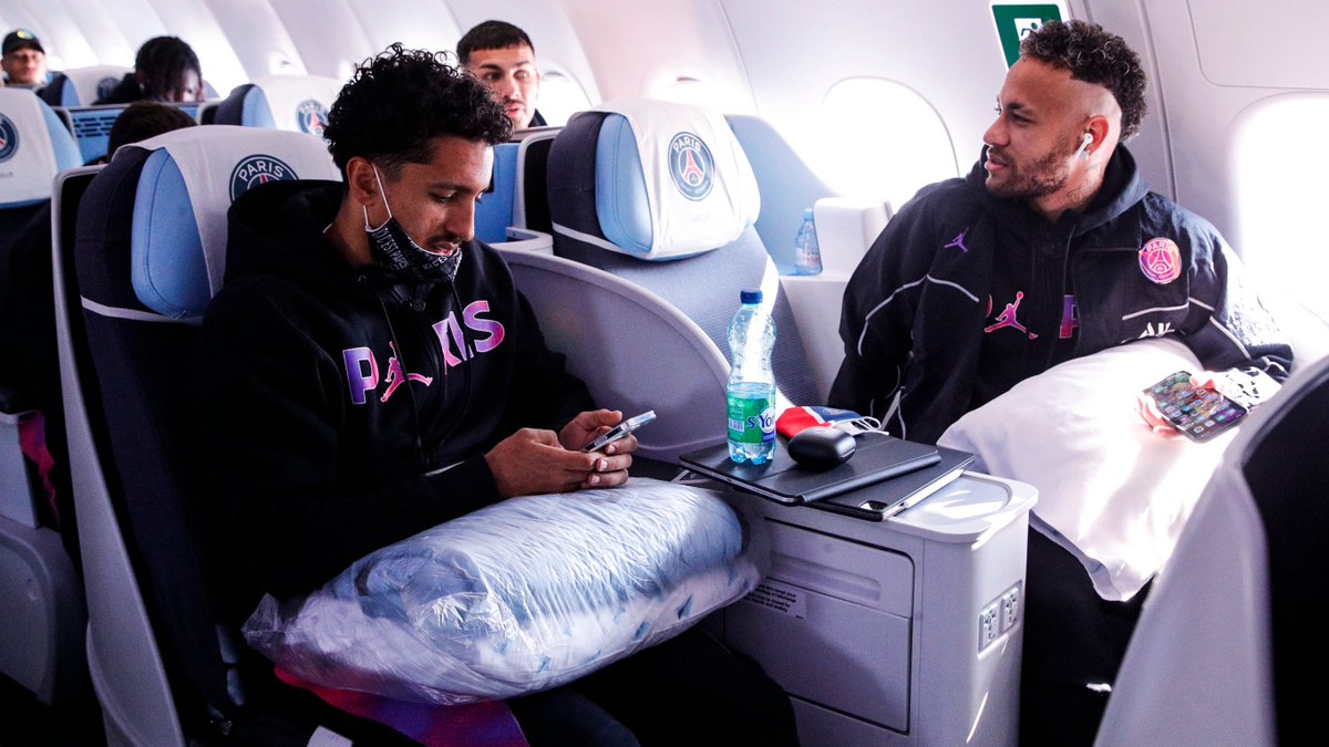 PSG_inside's tweet photo. ✈️ Le départ ! 

#UCL  | #MCIPSG https://t.co/1QBuZrpgmd
