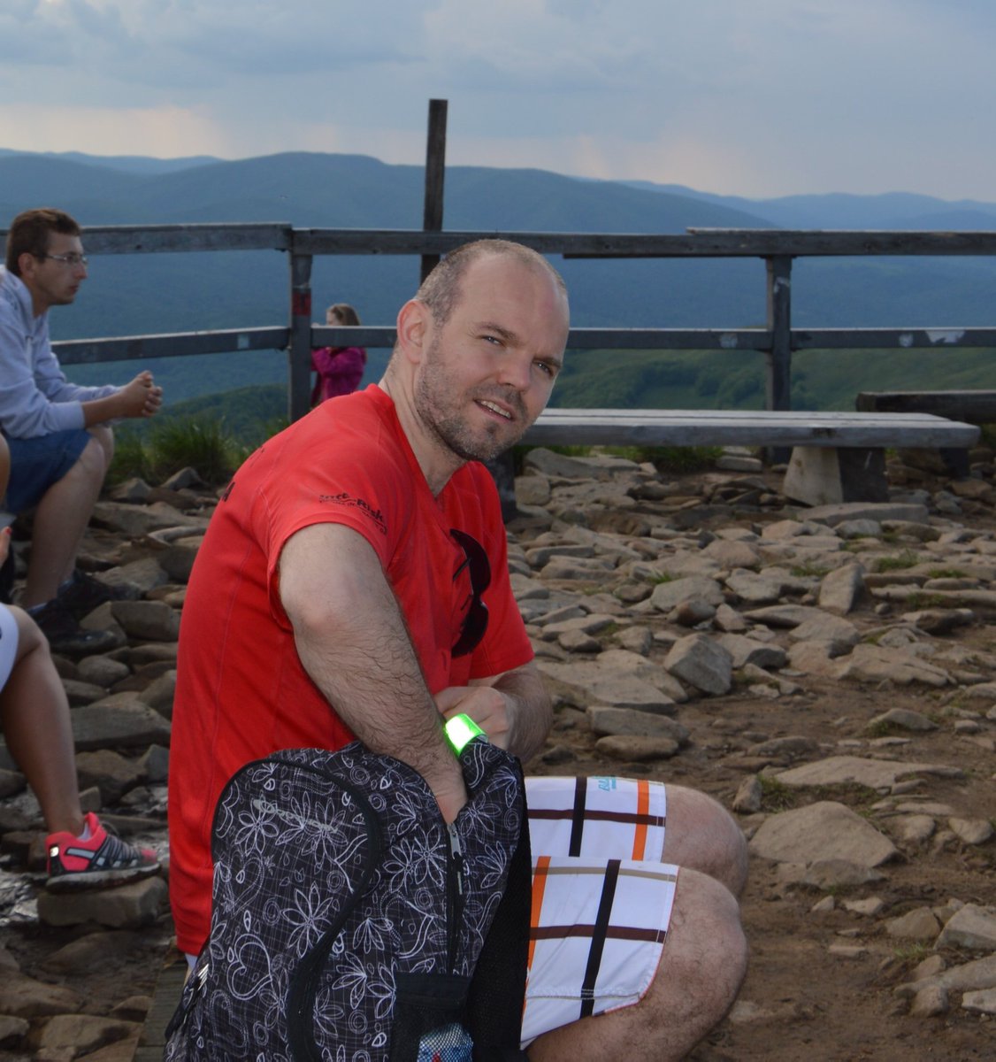 ⚡ I found a Nikon D3200 SLR in River Carnoch under Ben Aden. The camera was trashed, but the memory card is working. Are you this chap or does anyone recognise him? Would love to get the memory card back to him. #RT