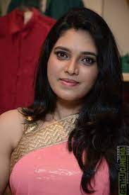 Indianactorwiki's tweet image. Ishaara Nair is an Indian Actress. She was born in the Year 1986 in Bangalore, India. She mainly appears in Tamil Nad Telugu Films. Ishaara Nair began her lead role debut with Tamil Film “Venmegam” as Raji.  #ContactAddress #EmailId #HouseAddress

indianactorwiki.in/ishaara-nair-b…