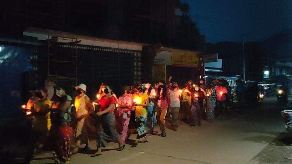 JeonLavendar20's tweet photo. Dawn Strike of YayPhyu Tsp, Dawei marched on the streets and showed their strong opposition of Junta terrorists(SAC).

#May3Coup
#WhatsHappeningInMyanmar https://t.co/cUsej69sqW