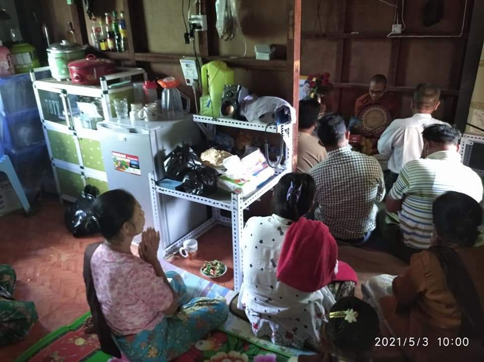 MilkTeaMM_MTAM's tweet photo. The funeral of Ko Wai Phyo, a hero who was shot dead by the Junta terrorists on May 2 in #Hpakant, Mohnyin District.
#May3Coup
#WhatsHappeningInMyanmar
#MilkTeaAlliance https://t.co/kGF39lB03G
