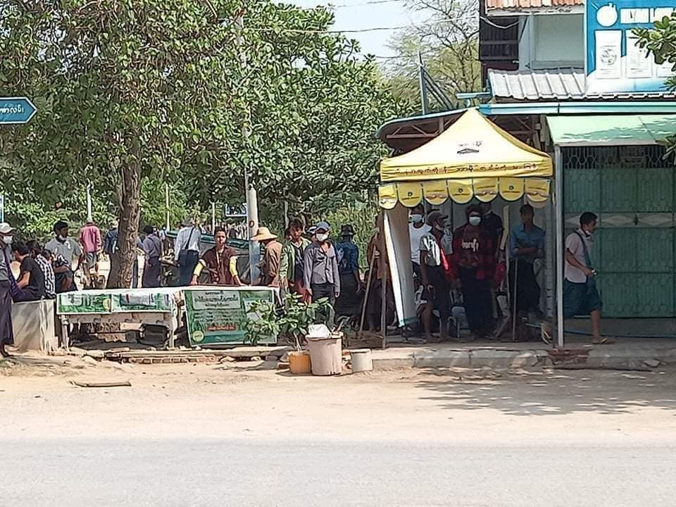 TW : Blood
Three people, including 45-year-old U Zaw Oo and 22-years-old Ko Min Zin were killed in a shooting by Junta terrorists in #Wetlet, Sagaing Division, on May 2, and at least seven were injured.
#May3Coup
#WhatsHappeningInMyanmar
#MilkTeaAlliance