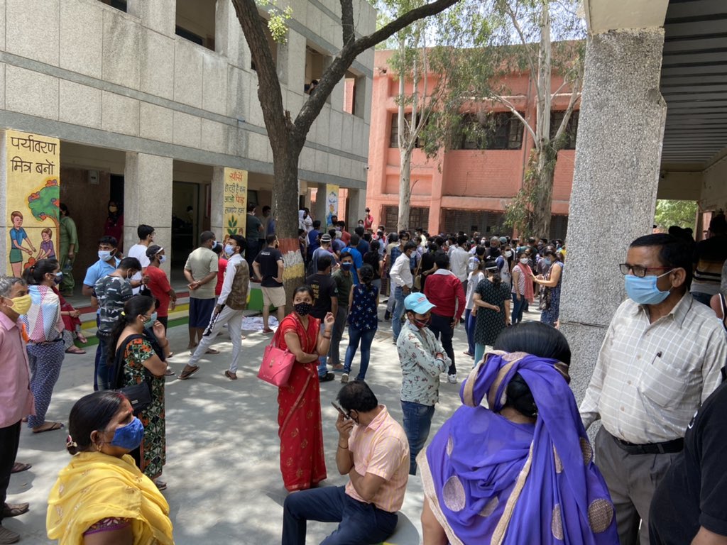 VarunSh24075219's tweet photo. @raghav_chadha Raghav Chaddha ji this is known as the poor management and planning nobody knows what to do we are standing in the line for past two hours nobody knows from where and how to take the bottom which line to come in poor management https://t.co/1Kn1VfHUZK