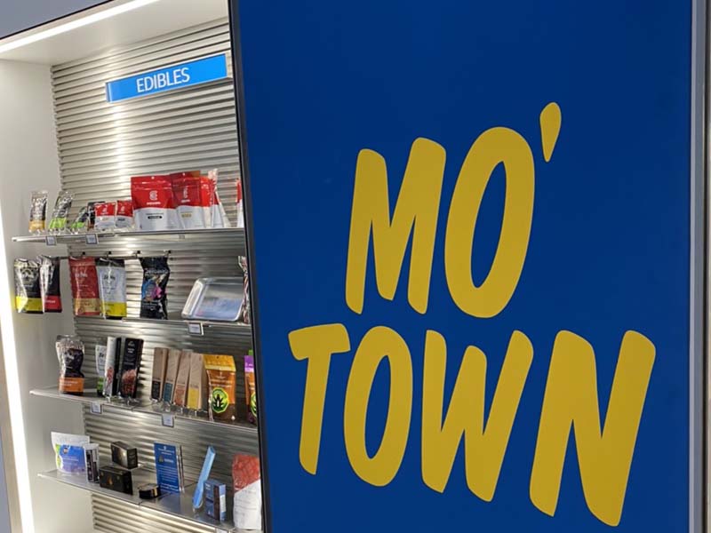 manana_kkkane's tweet image. 古巣のrivet時代からの、Antique、古着の買付仲間が先月より、Californiaに買付で上陸中.
.
#CBDDispensary の #manana としては、現地の最先端な #CBD を見て来て欲しいとお願いしたんですが、
.
輸入時の法律の問題もあるので、現地のDispensary Shop GoodsのGoodsをお願いしました！