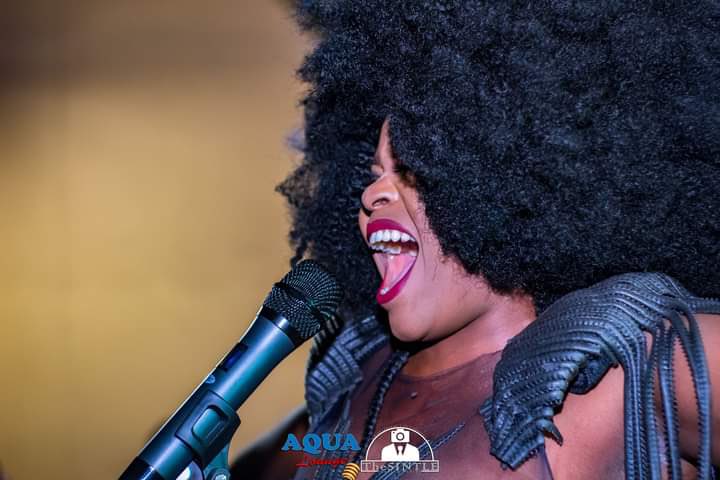 khokhomadlala's tweet photo. @AquaLoungeClub1 past Sunday, late post!
MUA:@sollaykekana
Dressed by: @Quiteria14_
Hair; @princess
#khloe #NSFAS #ThomasAndSkhumba #Maponga #amabishop #beyonce #singer #songwriter #music #liveperformnace #Mvelinqangionduty https://t.co/BpPl2tjhCu