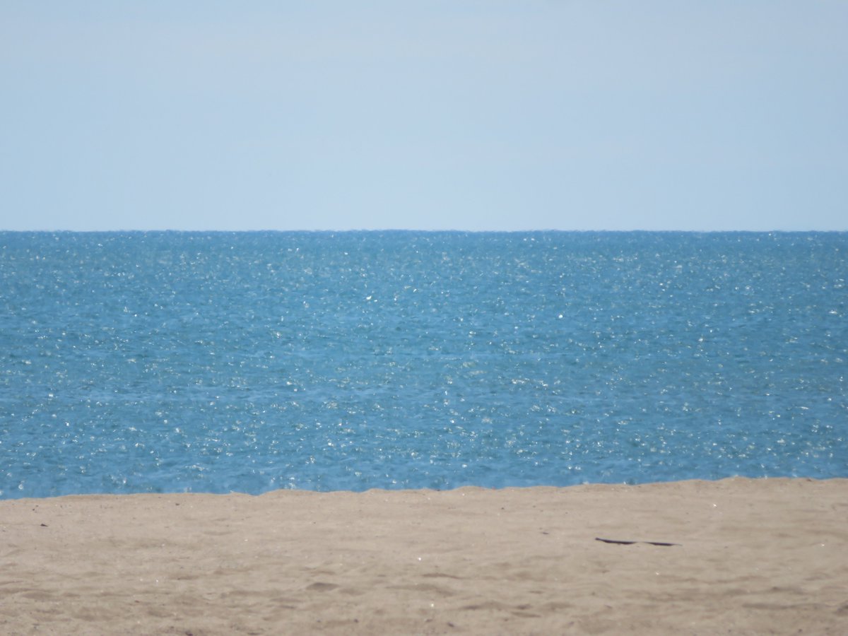" Bergere d'azure infinie"
First sight of the Mediterranean after a month.
Looking good.