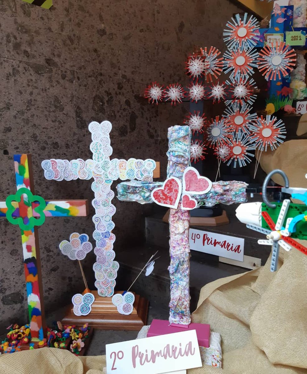 RealejosNazaret's tweet photo. ¡Nuestras cruces de mayo están listas para celebrar esta bonita tradición de #LosRealejos ! ¡En el colegio #SentimosMayo ! ¡Feliz Día de la Cruz!  
#Contigo4punto0 #Tradiciones #3demayo #DídelaCruz #EstrenaAprendizaje #FiestasTradicionales @losrealejos    @coleinnovadores https://t.co/oKRsWW9bsV