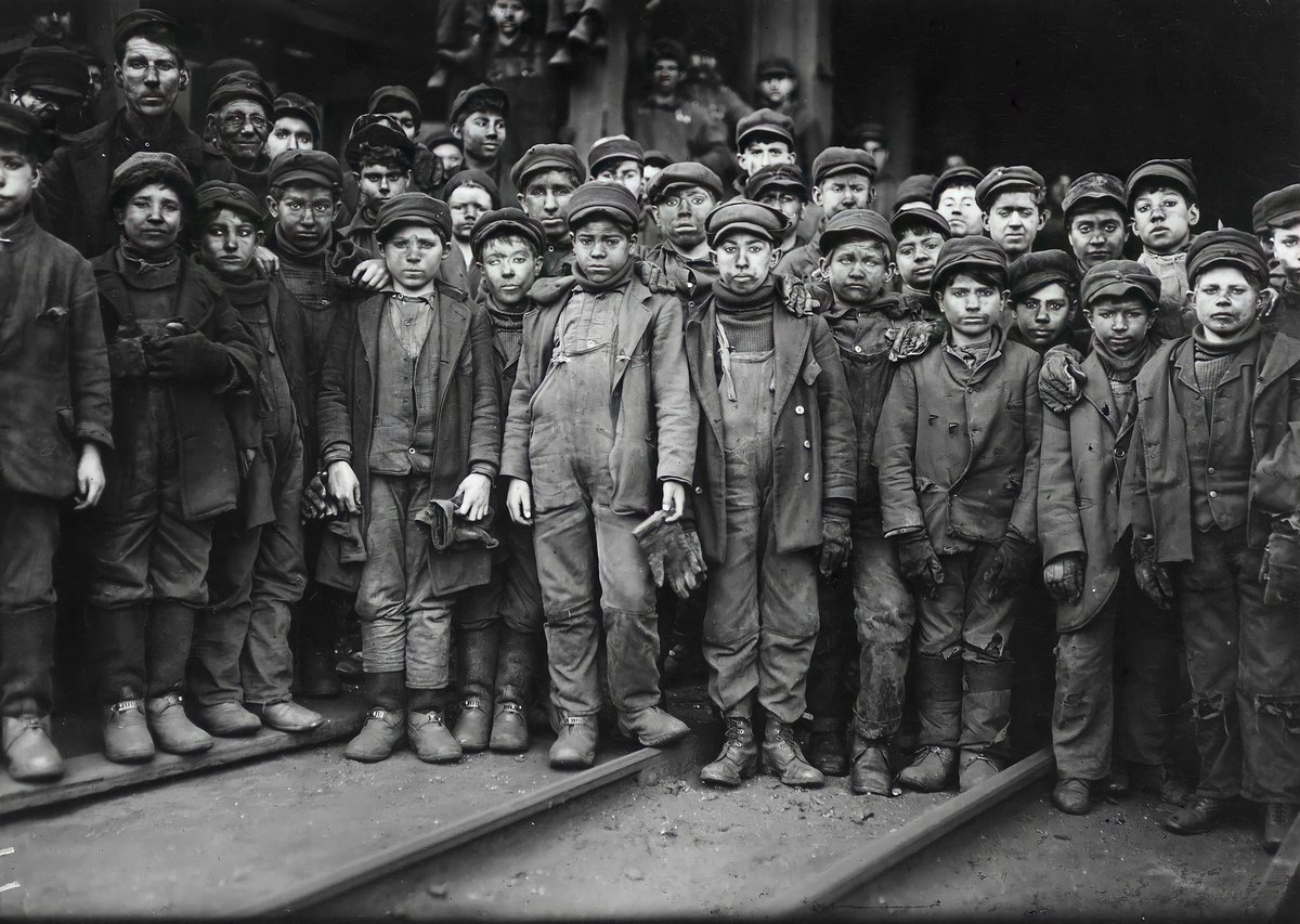PhotoHistorylx's tweet photo. "Trabalho infantil nos Estados Unidos" (inícios do século XX)

📷 Lewis Hine https://t.co/wX9hSBjaxn