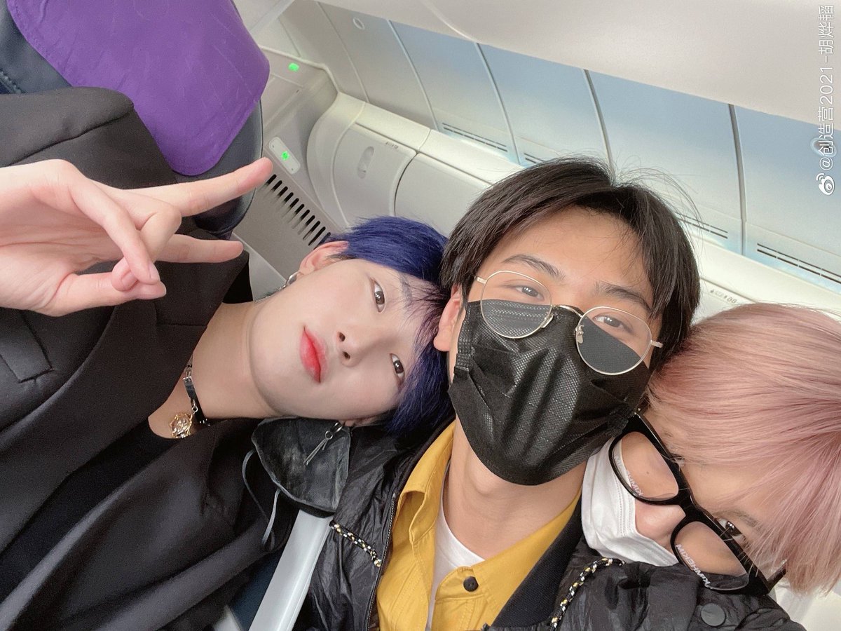 into1__daniel's tweet photo. im going to cry myself to sleep https://t.co/eTx0x418jw