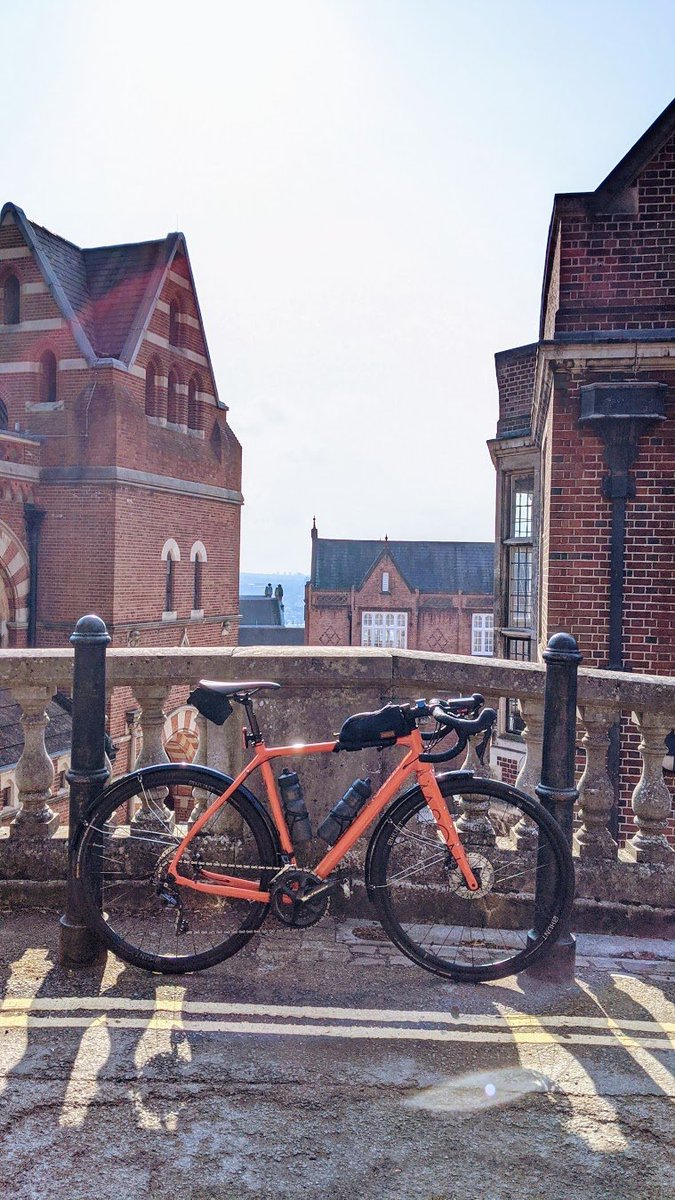 nikcorg's tweet photo. Harrow on the Hill photo op on a sunny saturday morning
#FarFast @MASON_Cycles https://t.co/vgtZIuEVvj
