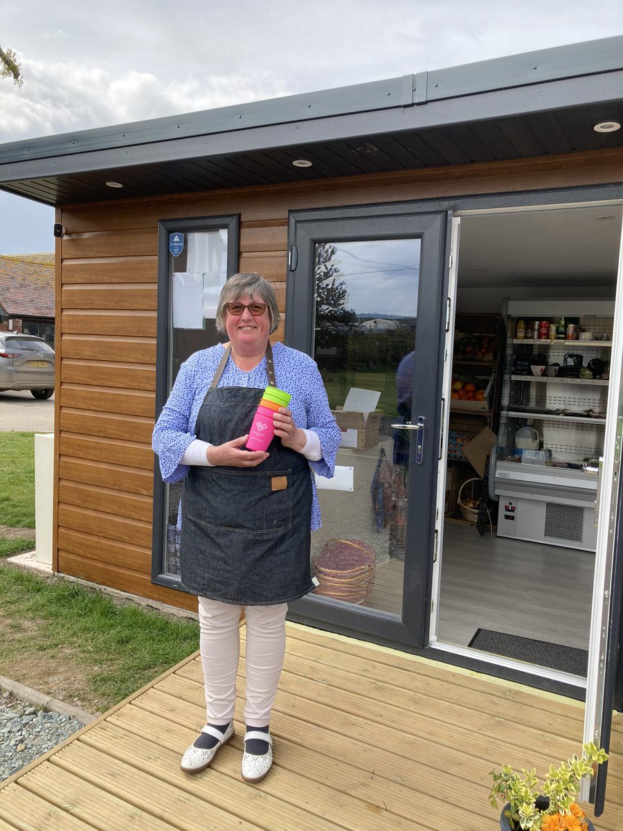 Welcome Jane from @OakAppleCaterer to @shrewsburycup - you can now pick up #zerowaste #takeaway at their #farmshop nr Frodesley #cyclestop coffee on the lawn