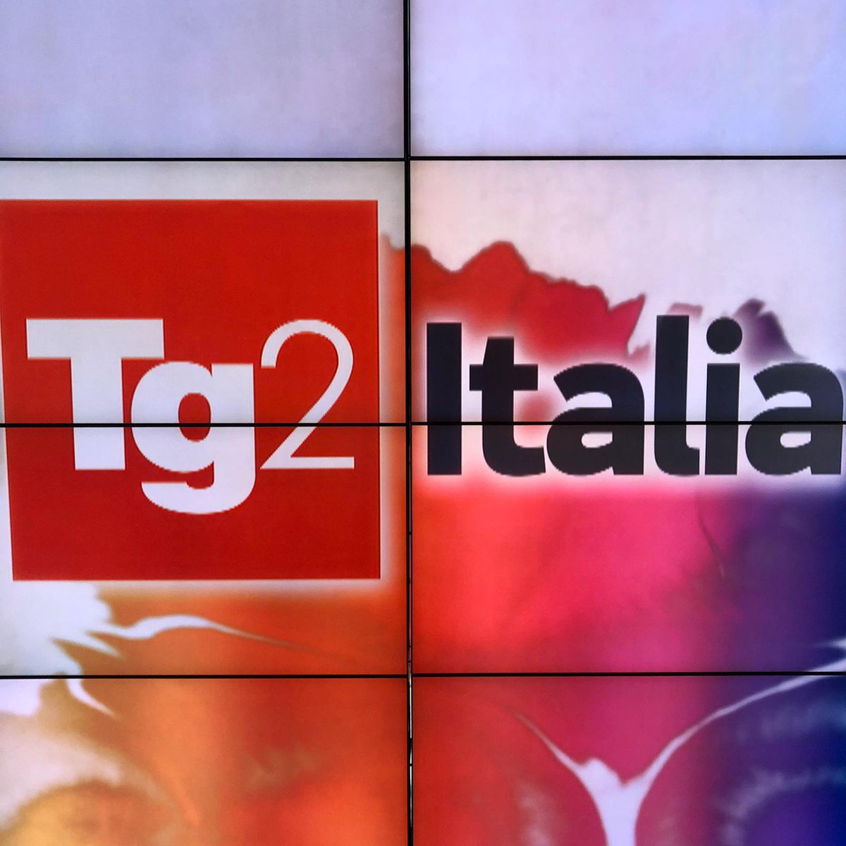 Una narrazione inedita di quanto avviene in India in questi giorni. 
In diretta ora Luca Lo Presti  presidente #Pangea, ospite su <a href="/RaiDue/">Rai2</a> a <a href="/tg2rai/">Tg2</a> Italia. 
Dopo 15 anni d'esperienza, Pangea non scopre oggi i problemi antichi e gli errori moderni nel subcontinente.