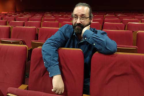 TeatroMAD's tweet photo. ENTREVISTA - Ramón Paso🎭
@ramonpaso acaba de estrenar #ElMensaje con @PasoAzorinT en @teatrolara, ocasión que ha aprovechado nuestra compañera @noebarrientos86 para charlar y saber más sobre este incombustible dramaturgo y director👉https://t.co/XM9TQFPrqc https://t.co/IJVasxR0Je
