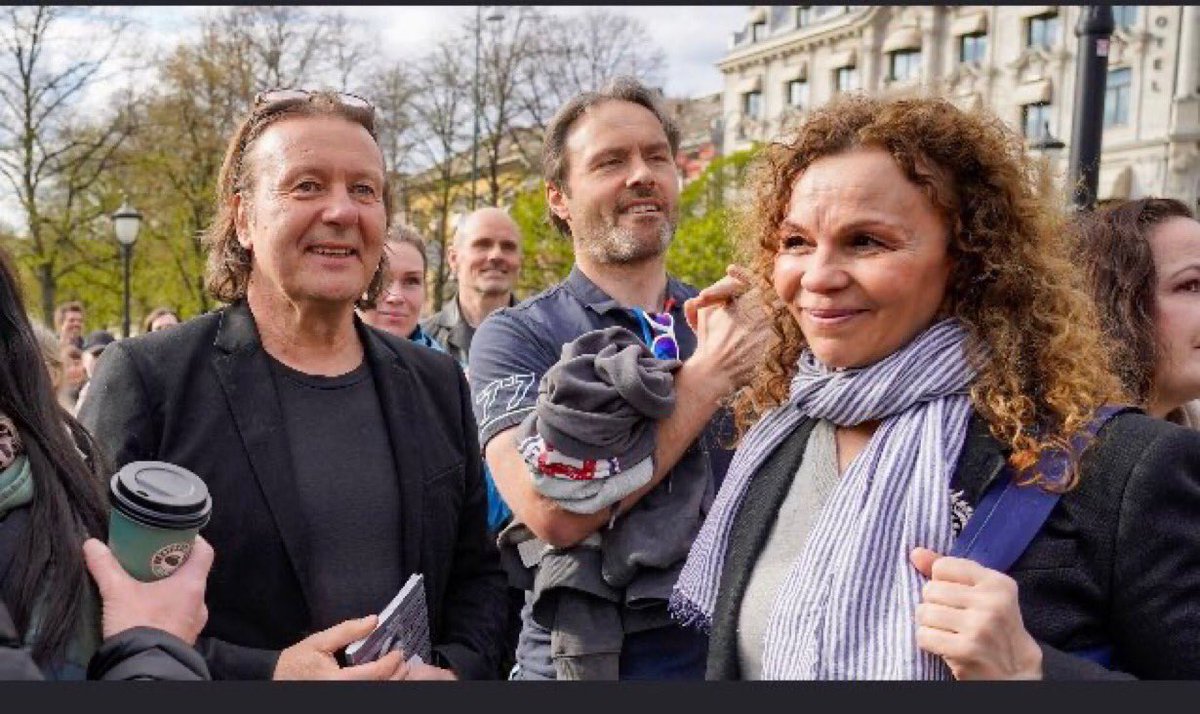 HWarloe's tweet image. NAME THIS BAND.