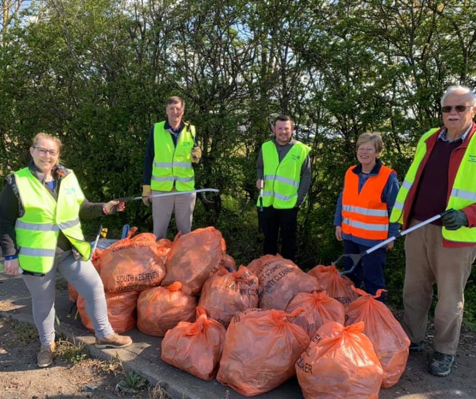Sunday morning and the intrepid Rotarians and friends were once again collecting litter at Gonerby Moor. 
Another 40 plus bags of litter collected along with car parts, tyres and hundreds of face masks!

Find out more here
rotary-ribi.org/districts/home…
#rotary