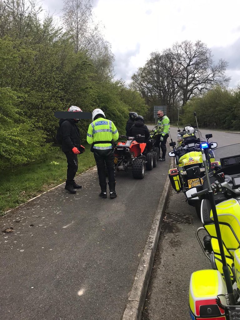 KentPoliceRoads's tweet photo. Extra units out today on the #A21 with the increased traffic heading down to Sussex. Thank you to the majority who rode sensibly. #Ridesafe #Ridelegal GS https://t.co/4Yx3p2KY6G