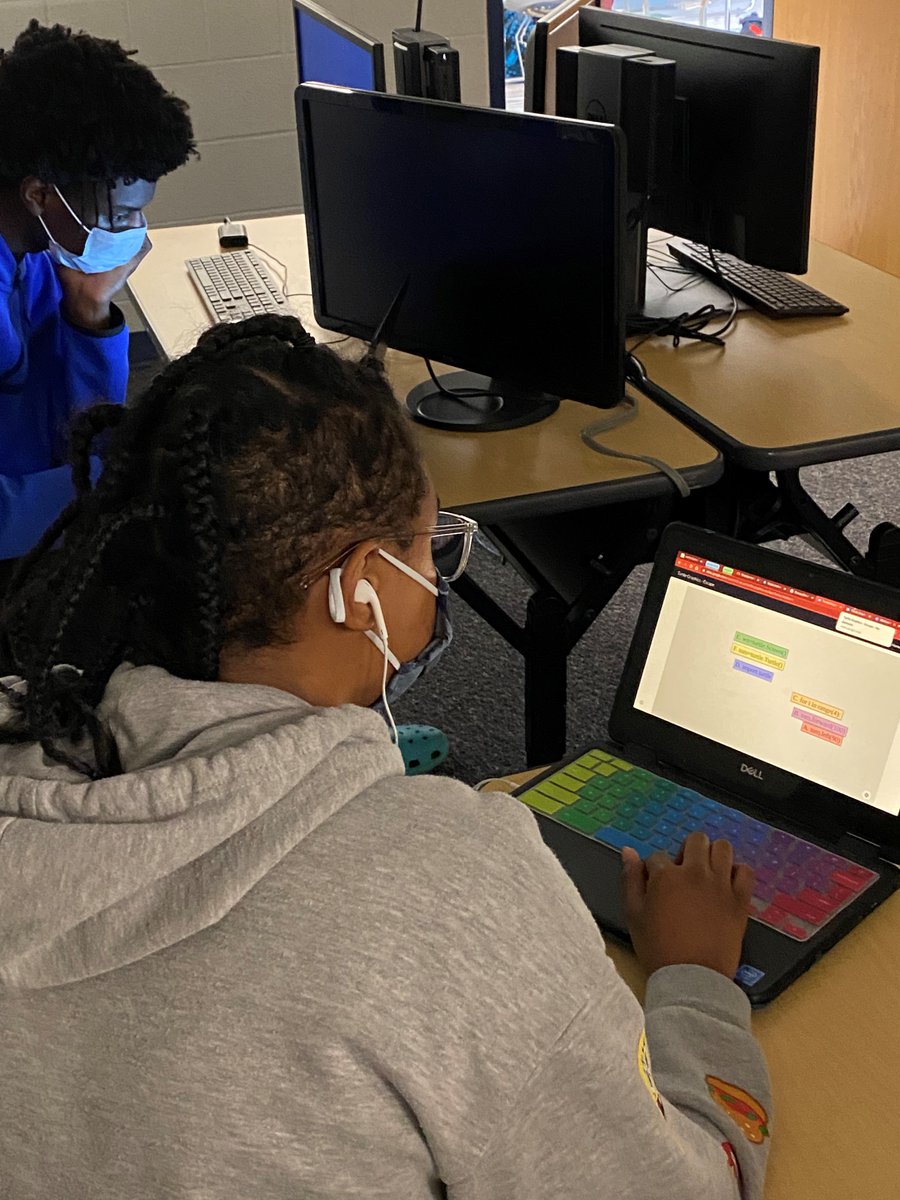 Happy Monday!  To provide the opportunity to help the students work together more - they worked on an Escape Room in Breakout Rooms!  #NCCVTWORKS #itacademy @NCCVoTech <a href="/St_GeorgesTHS/">St. Georges THS</a> <a href="/shanta_reynolds/">Shanta Reynolds</a>