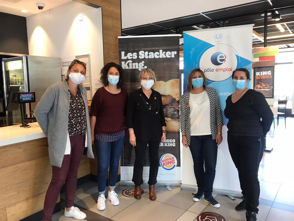 JOB DATING ce matin au Burger King avec le Pôle Emploi d'Annecy ! 
Merci à Pauline FABBIAN, Marjorie VANHOUTTE et
Frédérique COCO du service Entreprise de Pôle Emploi et  <a href="/MelanieZizzo/">Melanie Zizzo</a> Directrice du Burger King pour cet accueil. 
#1jeune1solution I @ElsaRousson