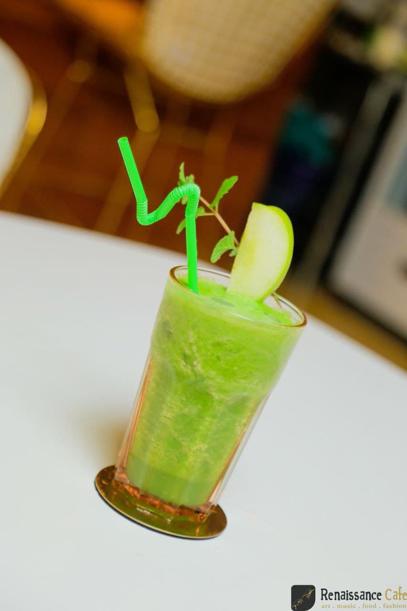 RCafeUg's tweet photo. Anyone craving for a refreshing drink?. 

Well, we've got you covered with range of fresh drinks.... 🕵🍸🍹

#healthylifestyle
#healtyjuices 
#healthychoices 
+256777280300
https://t.co/3E1HsMqVl6 https://t.co/AYclmkKK7M