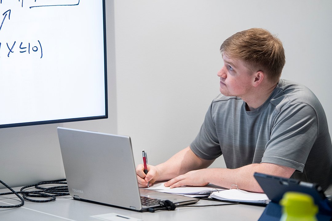 UCO Bronchos tweet media