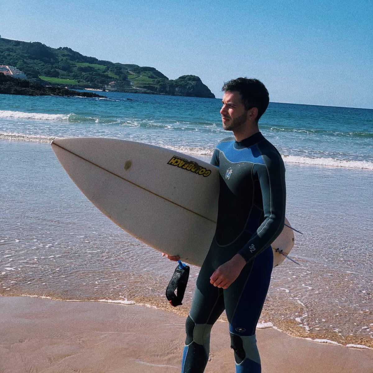 HacheAd's tweet photo. Una mierda de olas pero que no falte el postureo https://t.co/HMv1PKaffZ