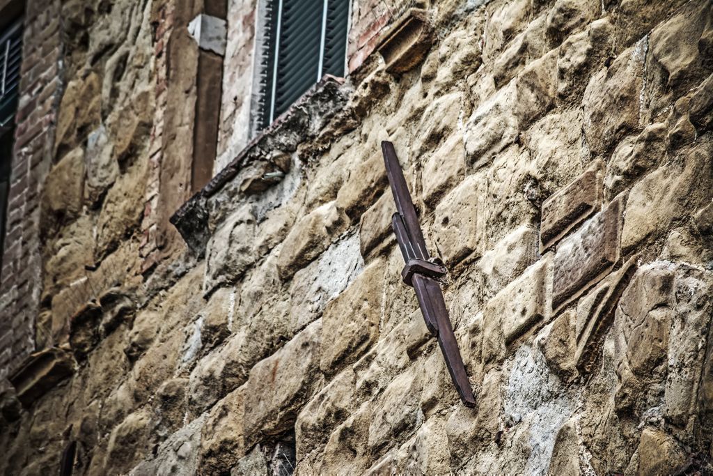 As well as pre-purchase Residential House Surveys, we also carry out Commercial Surveys on shops, Public houses, factories, offices &amp; other commercial premises.
has-master-hub.co.uk/has-resolution…