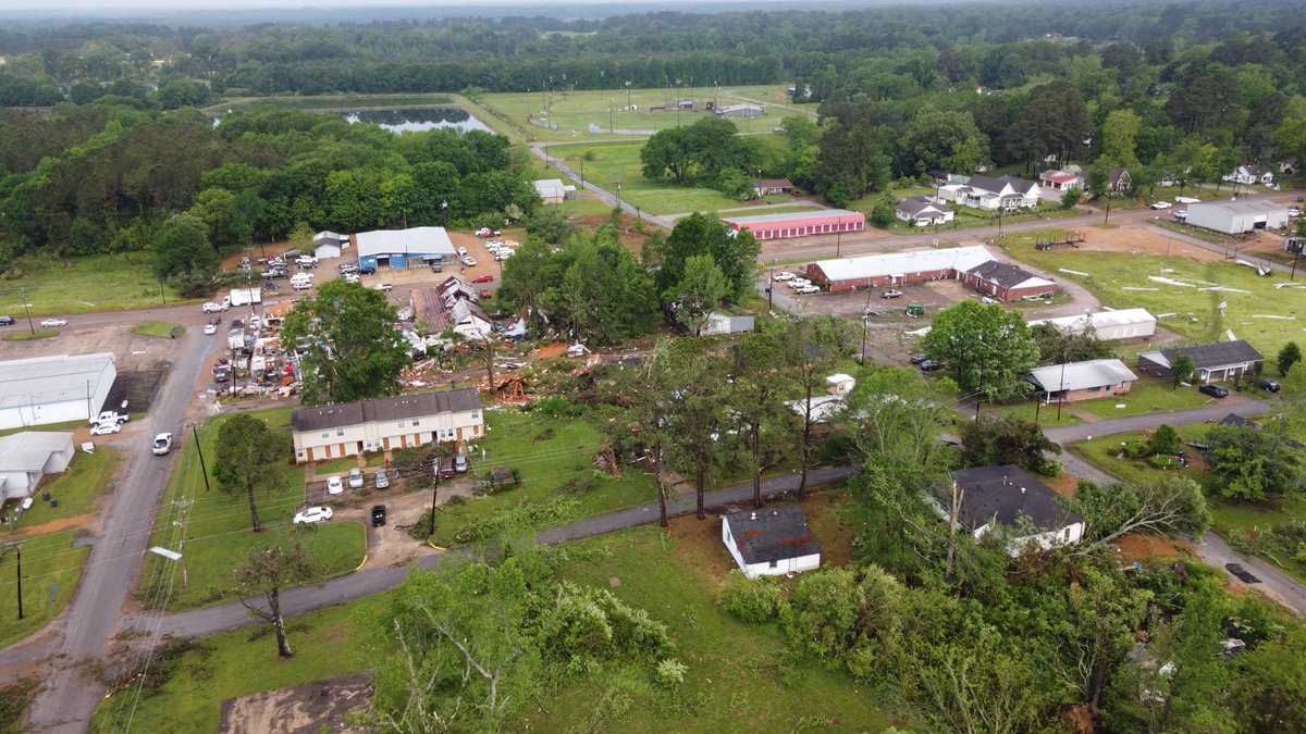 gregpollan's tweet photo. #Storm damage from last night in #CalhounCityMs https://t.co/IRBmIGCUYh