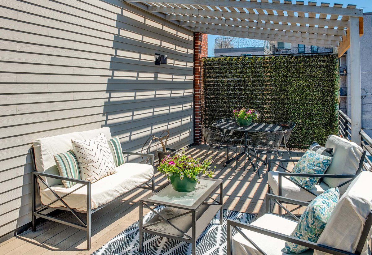 Unlock your home dreams with this sensational townhome in central Denver. The sizable home, with an open concept, is an entertainer's dream. The rooftop deck is the spotlight surprise as is the fully finished basement. 

22 S. Grant St. $875,000
🏠 Listed by Brent Jones