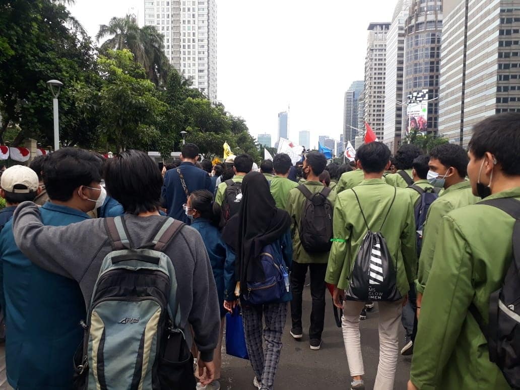 Ribuan Mahasiswa Pelajar turun kejalan dlm momentum Hari Pendidikan Nasional | Menolak liberalisasi pendidikan &amp; memerjuangkan pendidikan gratis, demokratis, ilmiah &amp; bervisi kerakyatan! Jakarta (3/May/2021) #Hardiknas
