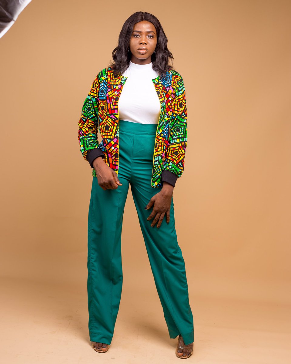 cyvibez's tweet photo. Guys, I need your help please 

My wife just released new collections. She’s not a twitter person(more of IG: @sisi_aladukecloset) but I don make mouth say if these collections get to Twitter, they will be sold out. 9K EACH!!!

Twitter NG, please do your thing 🤲🏾 https://t.co/iQXiQMA83K