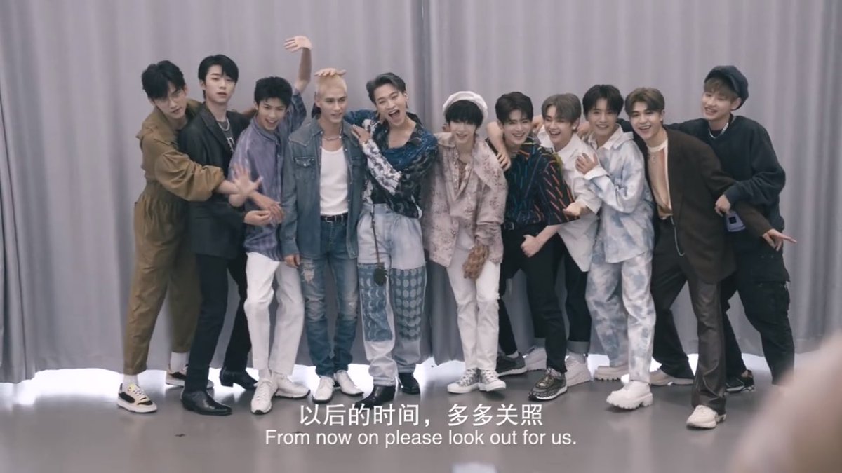 Xu_7Qian's tweet photo. @into1_official_ U got it first 😔👍👍
#INTO1FirstVlog 😎👍
They get along so well. Hope to see their activities as a team ASAP 😘👌
🎊🎊🎊🌍🌍🌍🌍🌍🌍🌍🌍🌍🌍🎊🎊🎊
#INTO1 JIAYOU!!💚💙
#INTO1CenterLIUYU #LiuYu #Santa #RikiMaru #Mika #Nine #LinMo #BoYuan #ZhangJiaYuan #Patrick #ZhouKeyu #LiuZhang https://t.co/PiaqUx5QVi