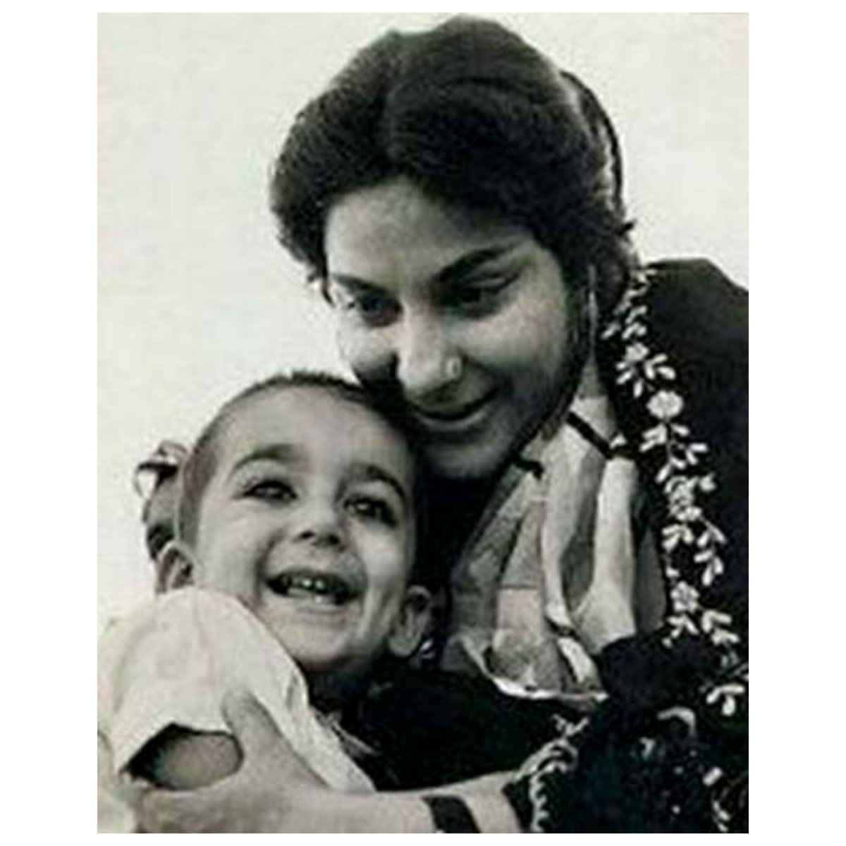 duttsanjay's tweet photo. Not a day goes by when I don't miss you Ma! https://t.co/wCGwShf2UF
