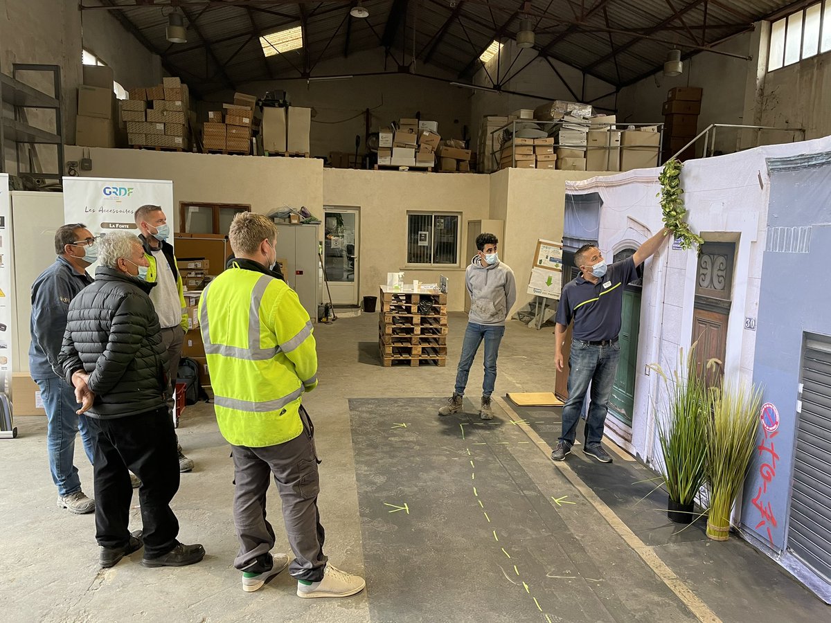 Matinée Prévention dommages aux ouvrages avec le kit #RUEDUMARQUAGE pour l’entreprise CG FERRÉ.
#AIAVIGNON <a href="/eric_froidevaux/">Eric Froidevaux</a> <a href="/CorlayFlorence/">Florence Corlay</a> <a href="/BernisNico/">Nicolas Bernis</a> <a href="/Olimars13/">⭕️livier CAR⭕️N</a>