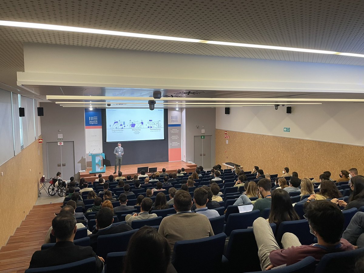 lanzaderaes's tweet image. Javier Jiménez, Director General de @lanzaderaes da la bienvenida a las 70 nuevas startups que se unen hoy a nuestra familia 🙌🏼 #welcomehome