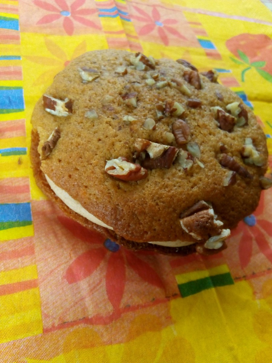 Lori Reich tweet media